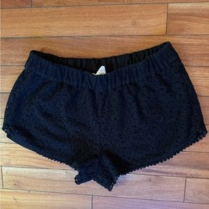 Forever 21 Black Lace shorts -‎ Medium (A1)